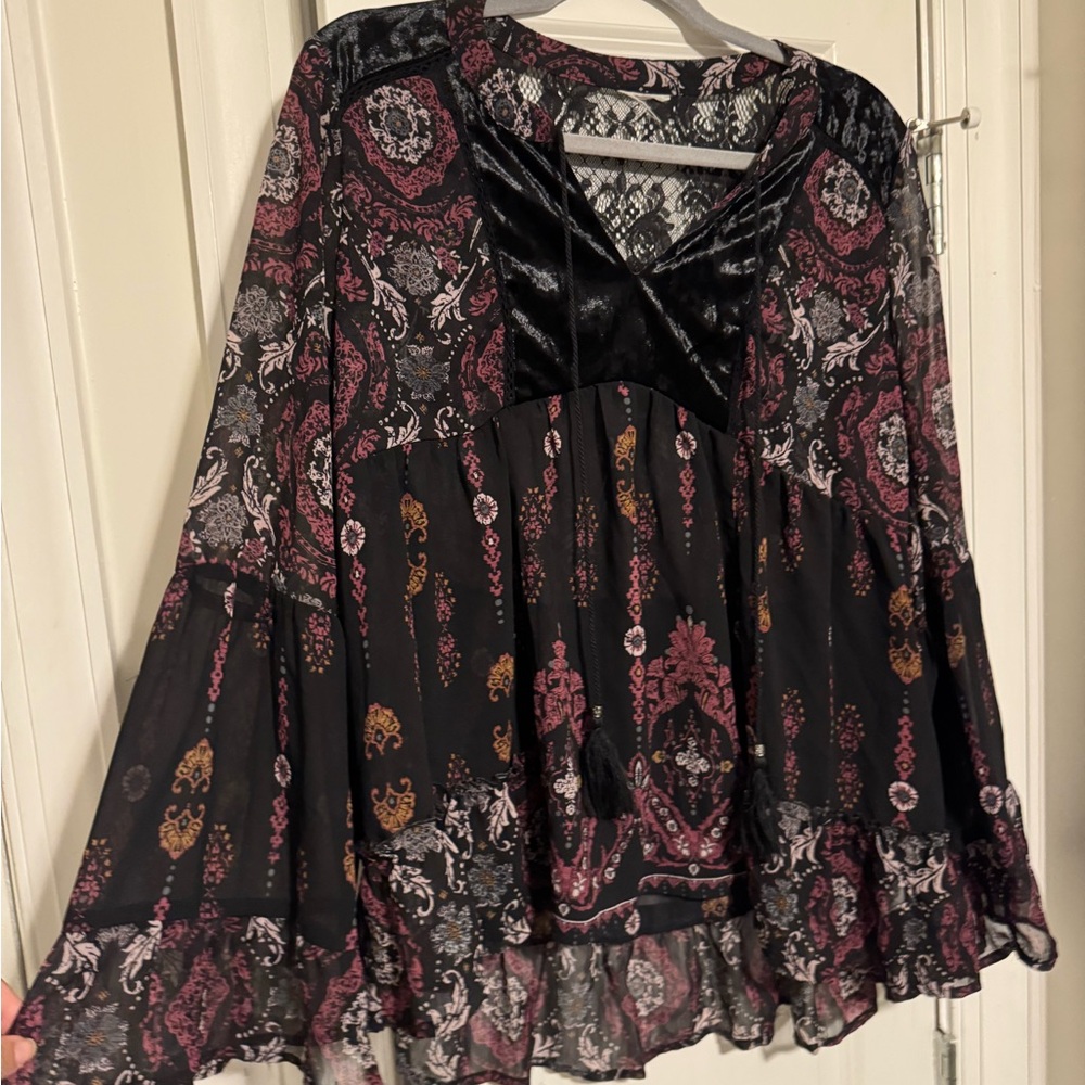 Knox Rose Women’s Black Paisley Boho Blouse with Velvet Yoke
